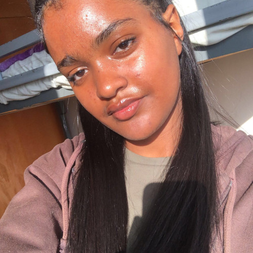 Niya T.