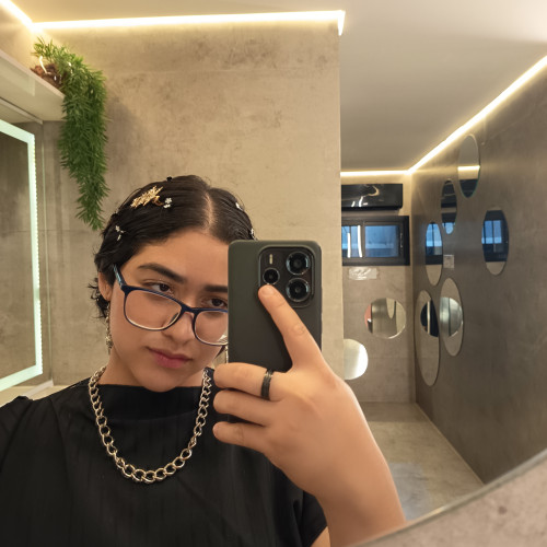Zar  W. profile photo