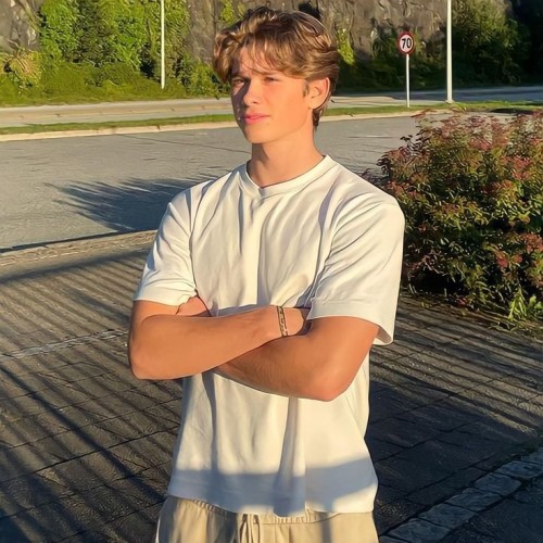 alek m. profile photo