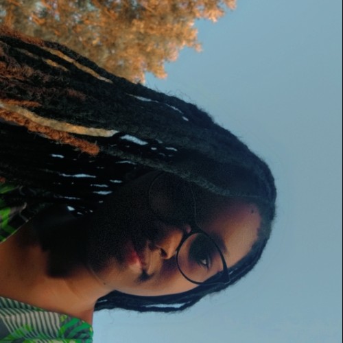 GLORIA NATALIA W.