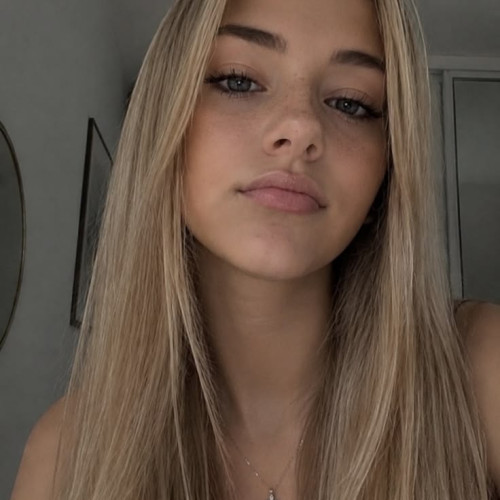 Ema M. profile photo
