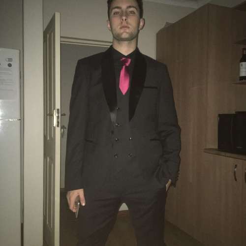 Leonardo D.
