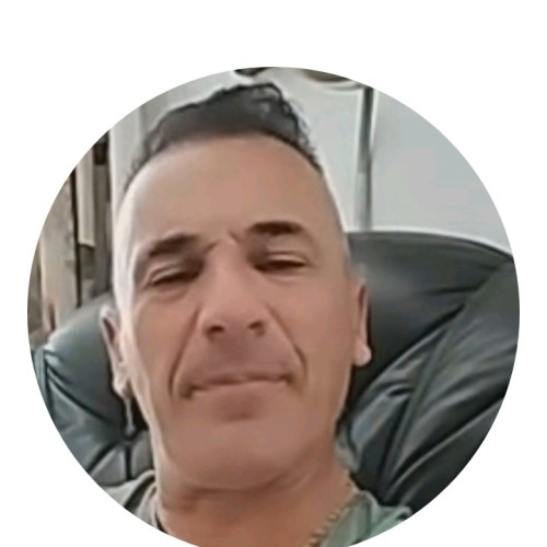 Santi L. profile photo