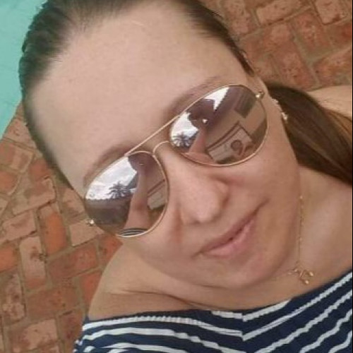 Thais L.