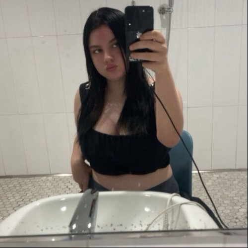 Victorya F. profile photo