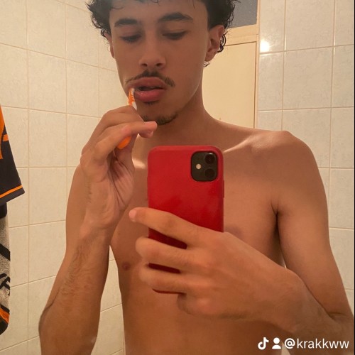 Aminos  L. profile photo