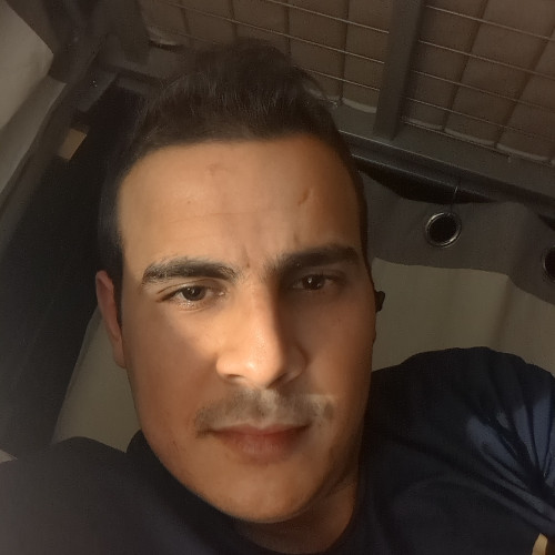 Younes b. profile photo