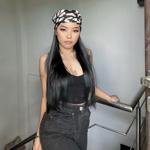 Mimi W.