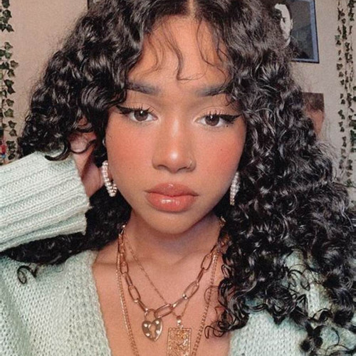 mariana m. profile photo