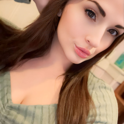 Cassandra  L.