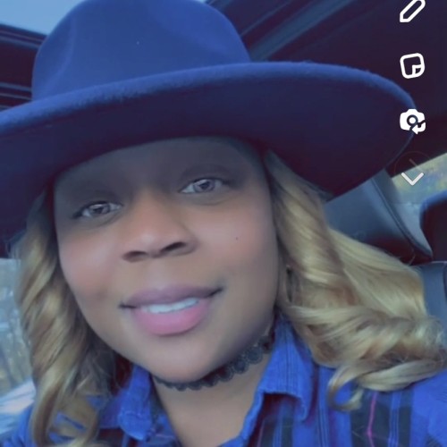 LaToya W.