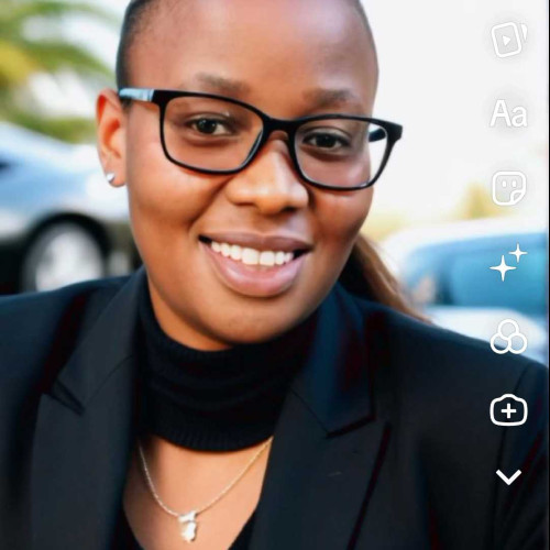 Iris L. profile photo