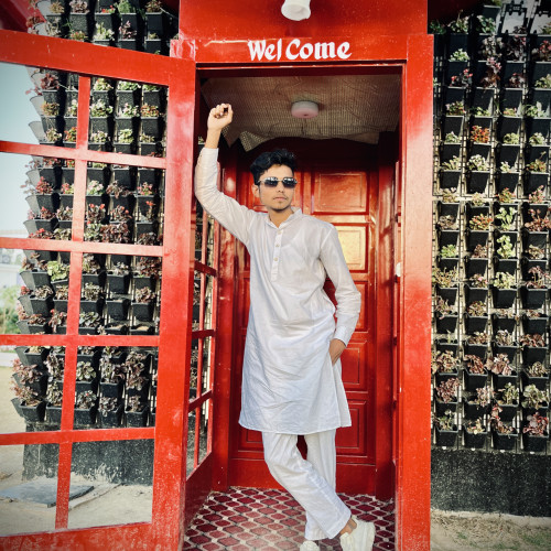 taha j. profile photo
