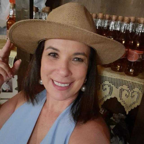 luiza l. profile photo