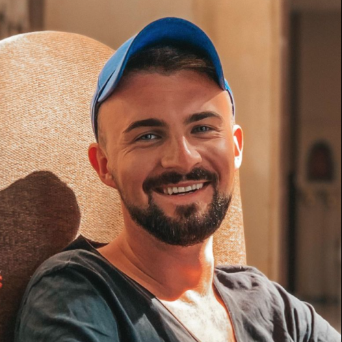Szymon B.