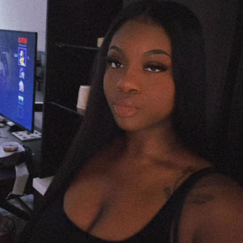 Kiki B.