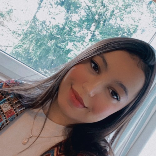 Maroua  L. profile photo