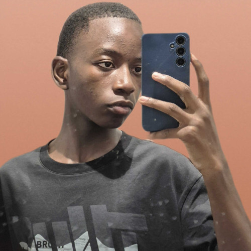 junie m. profile photo