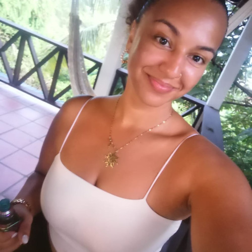 Thaly c. profile photo
