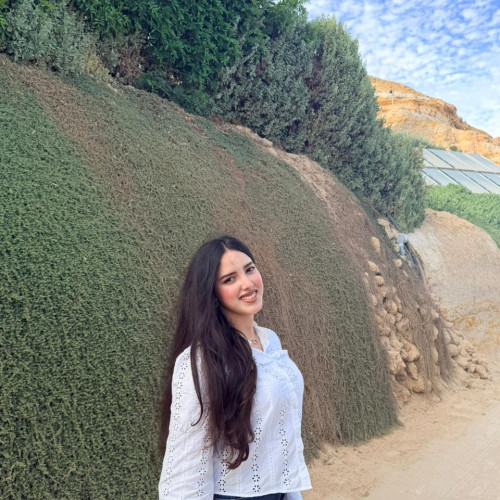 MARYAM L. profile photo