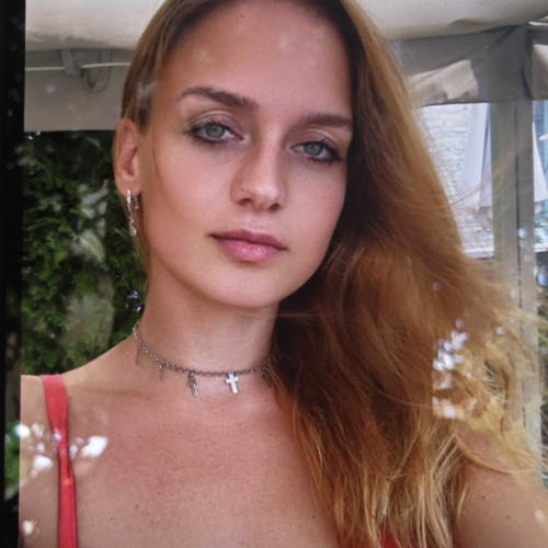 Corina E. profile photo