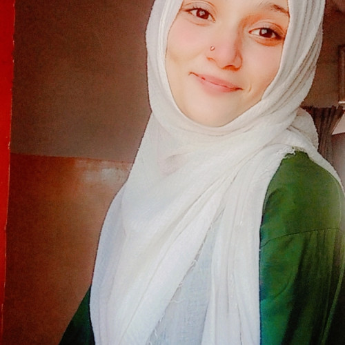 Amna K.