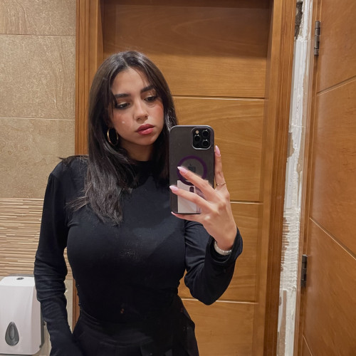Divina c. profile photo