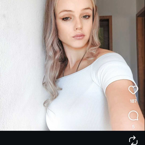 Chloe J. profile photo