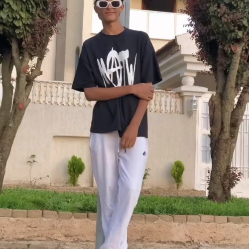 Amine E.