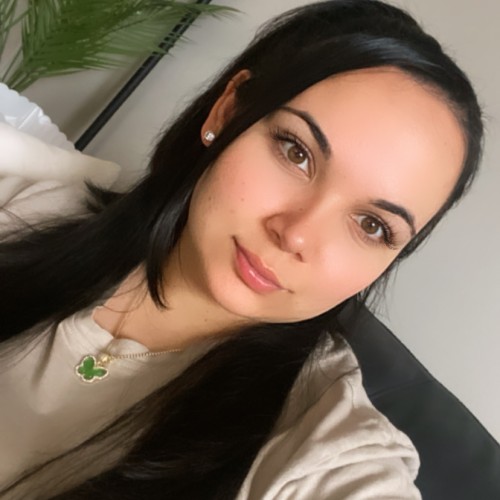 Nina C.