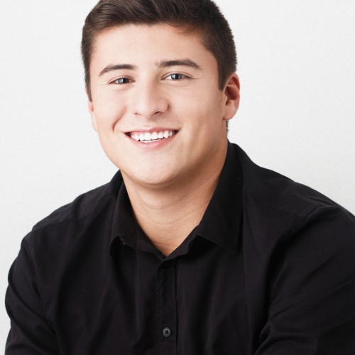 Tomas R.