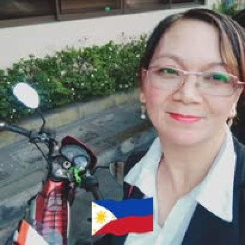 raquel l. profile photo
