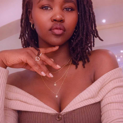 AMINA B. profile photo