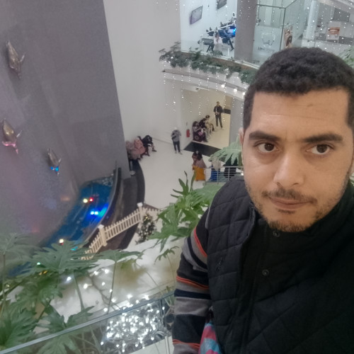 Younes R. profile photo