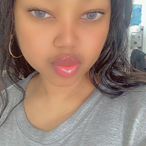 Dee b. profile photo