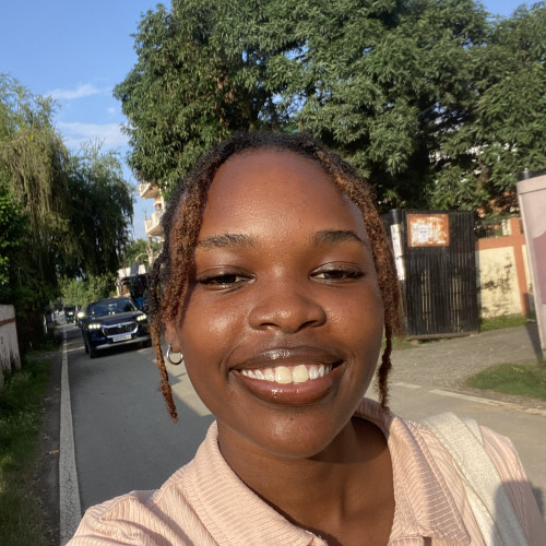 Leona M. profile photo