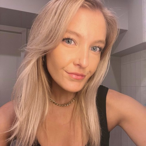 Emily V.