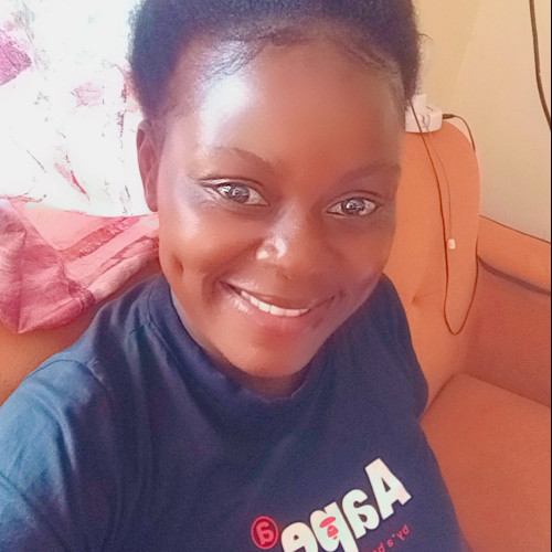 Evelyne N. profile photo