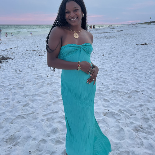 Annelyssa D. profile photo