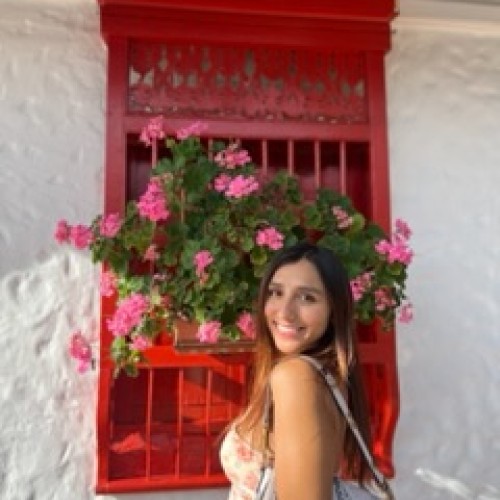Mayra D.