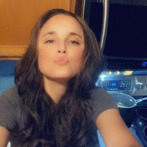 Nikki G.