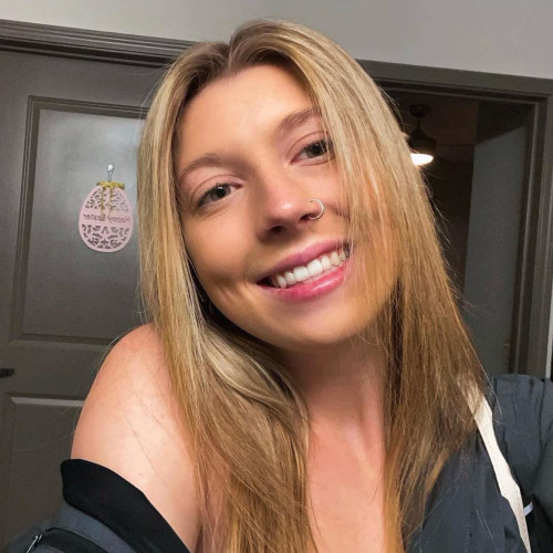 Claire H. profile photo