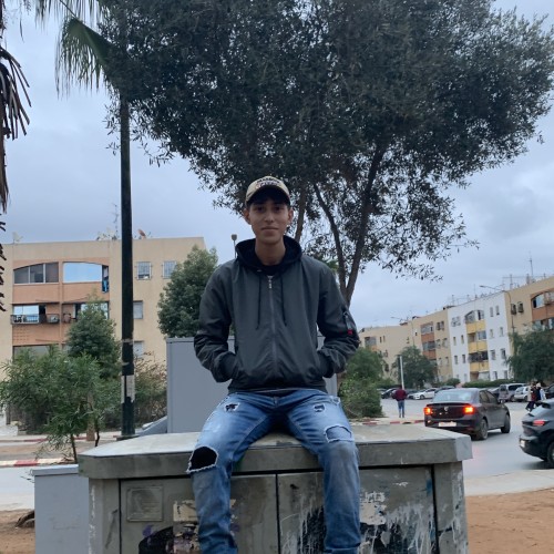 younes i. profile photo