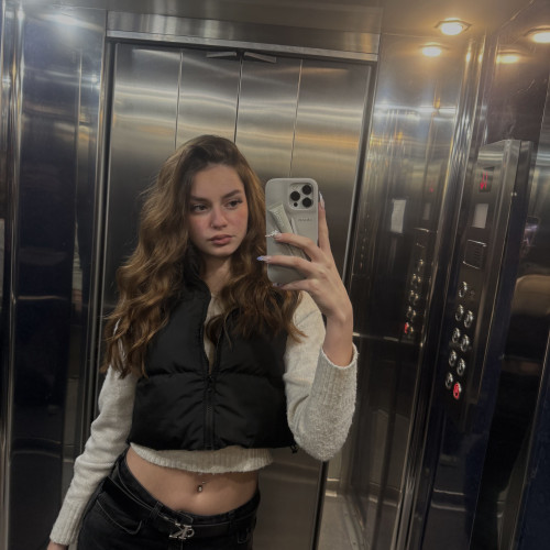 Angelina R. profile photo