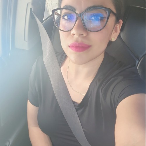 Anayeli M.