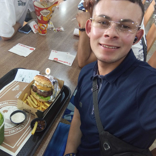 dayron f. profile photo