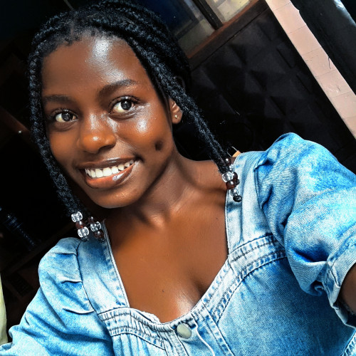 LYNNET  N. profile photo