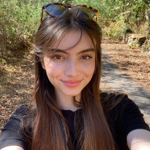 Elle J.