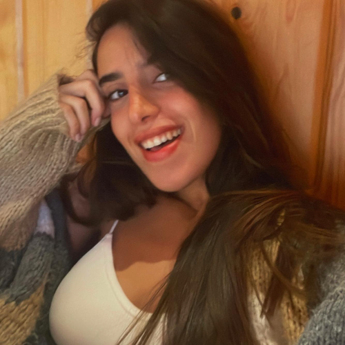 Mimi V.