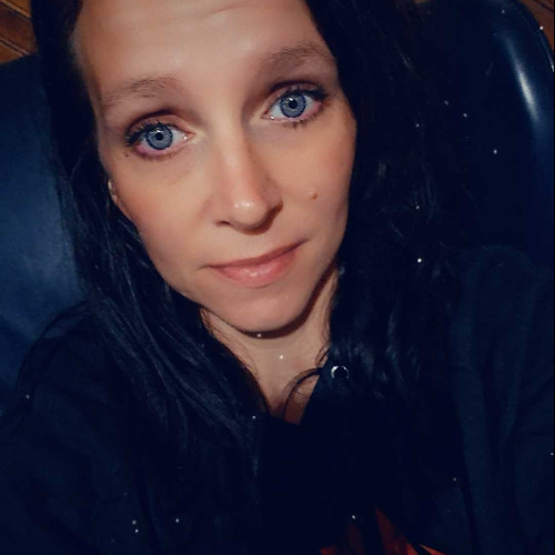 Leaann R.